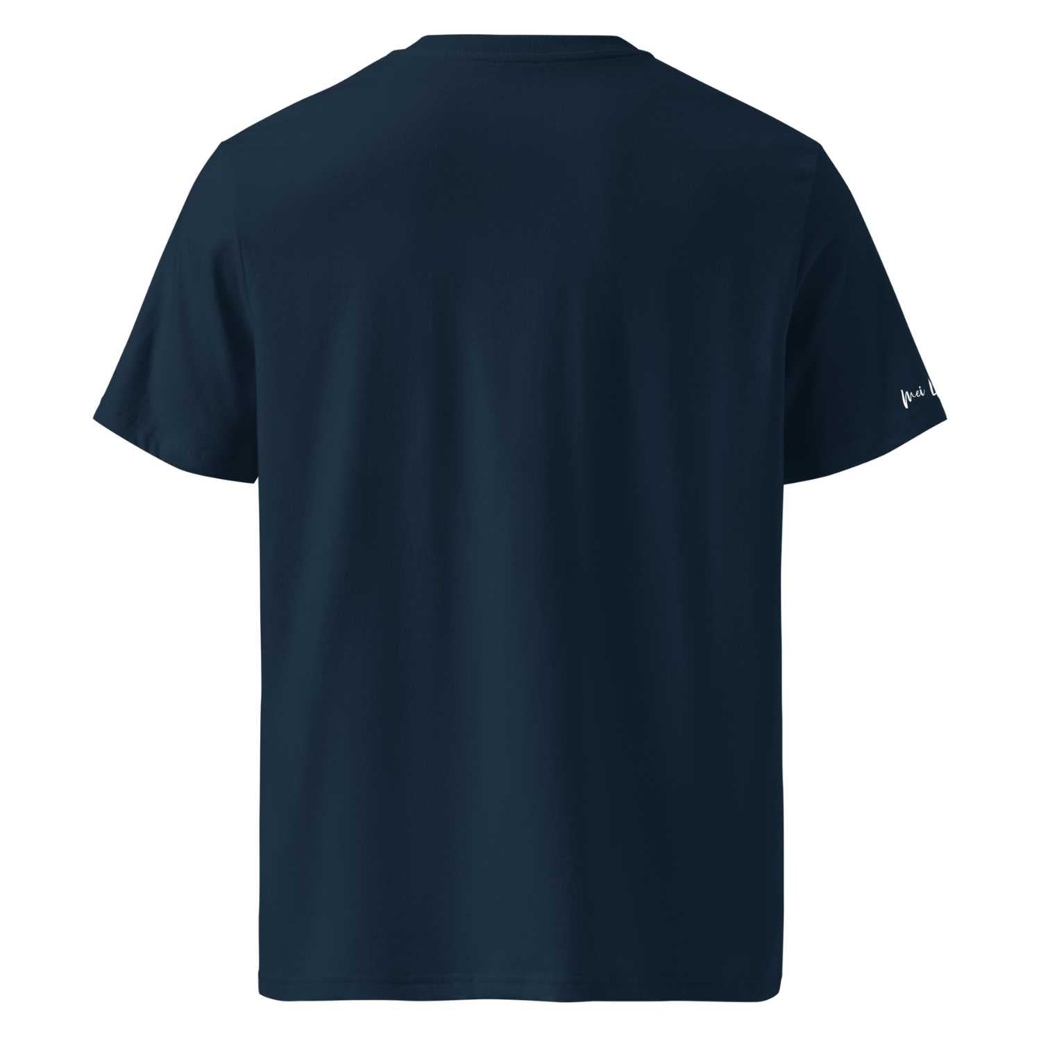 Rückansicht des dunkelblauen Herren T-Shirts "Bring ma no a Hoibe" aus Baumwolle mit kleinem weißen Schriftzug.