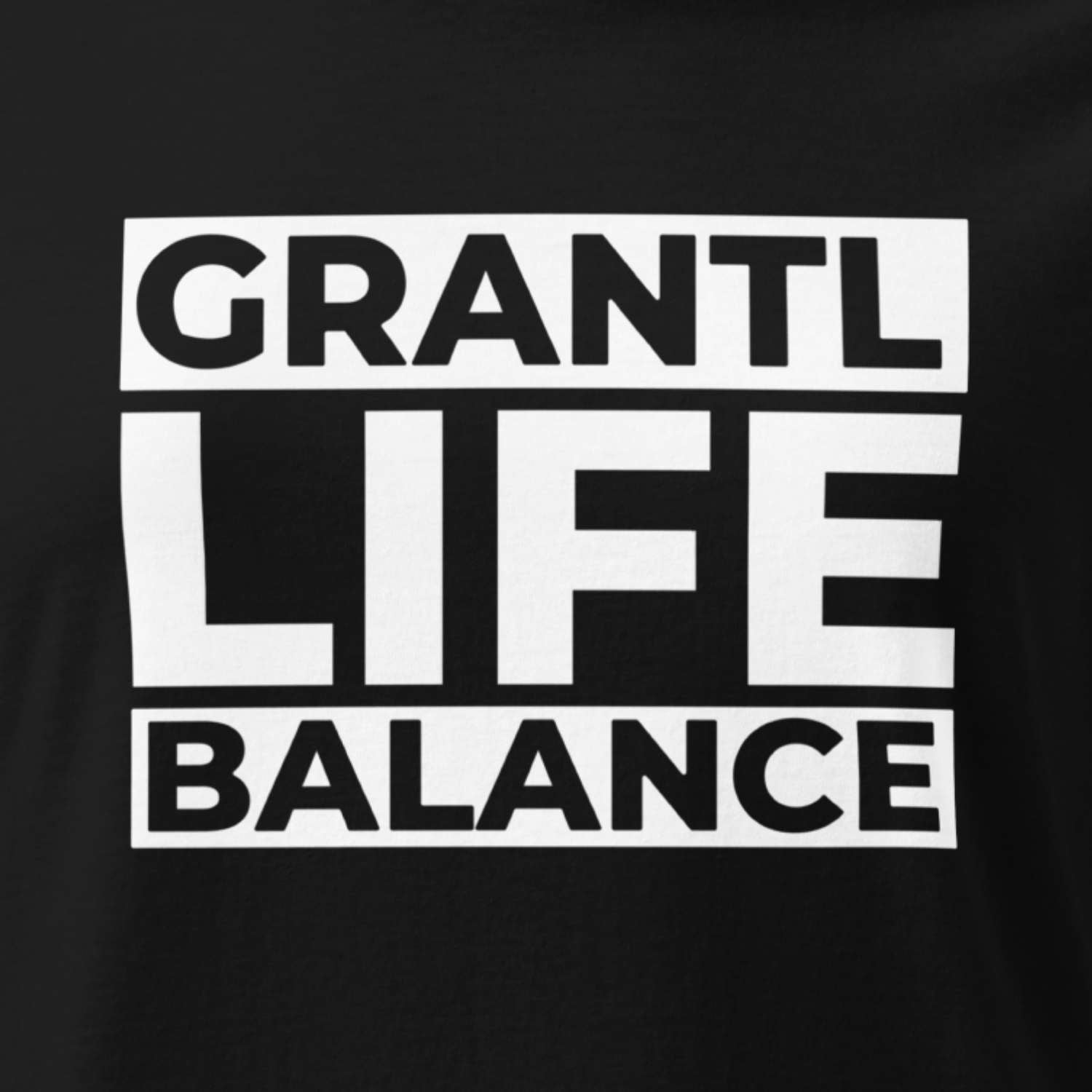 Schwarzes Damen T-Shirt Grantl Life Balance mit weißem Schriftzug und Rechteck-Design, ideal für Freizeit.