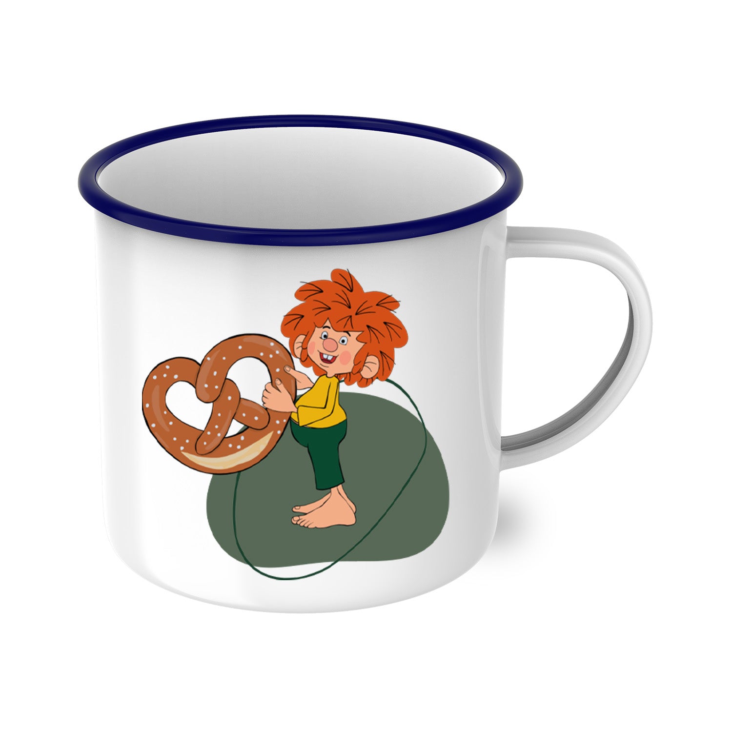 Weiße ®Pumuckl Emaille-Tasse mit dunkelblauem Rand, Motiv Pumuckl hält eine Brezel in den Händen.