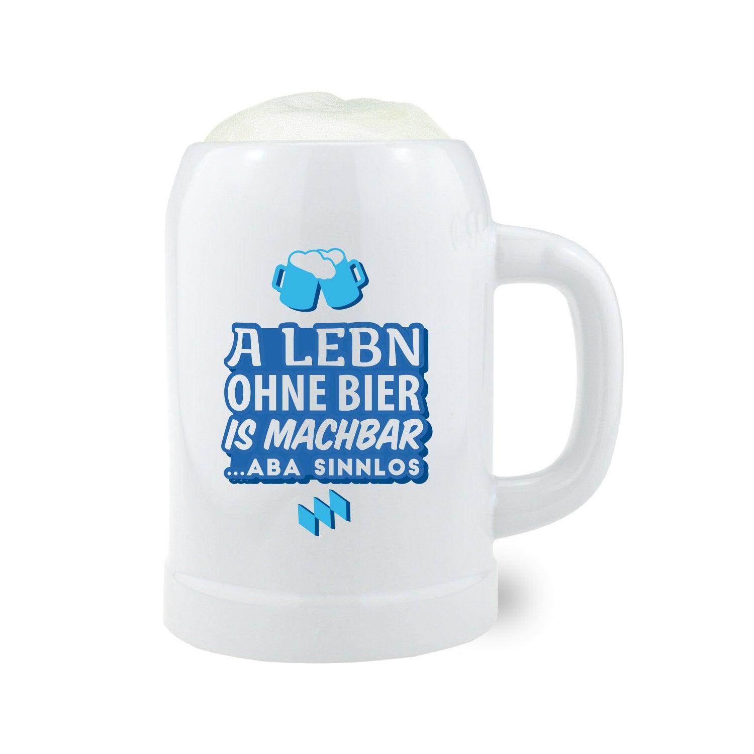 Weißer Bierkrug mit bauchiger Form, Aufdruck „ohne Bier“ in Schwarz, Keramik, 0,5 l, ca. 126 mm hoch.