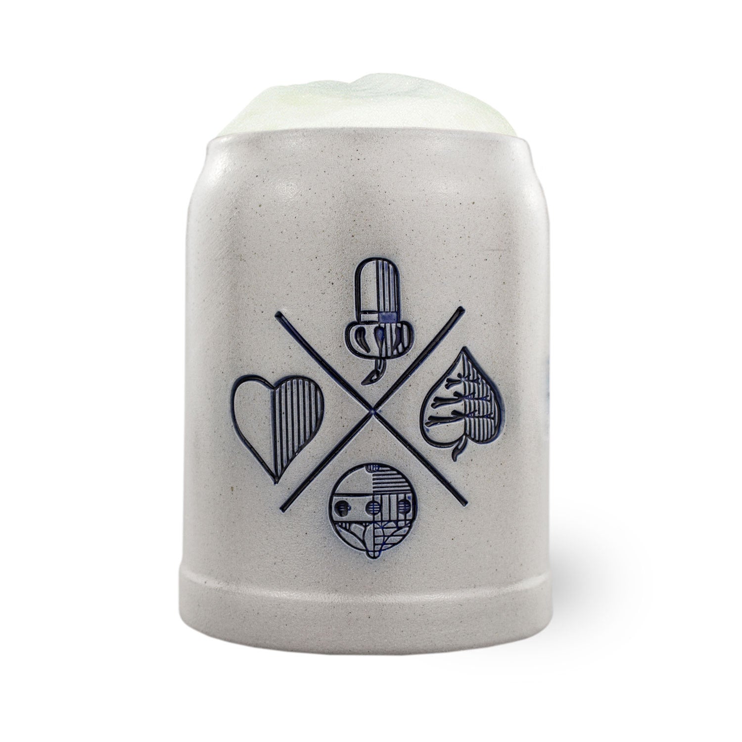 Grauer PREMIUM Bierkrug Schafkopfen mit detaillierter blauer Kartenspiel-Gravur und Schaumkrone.