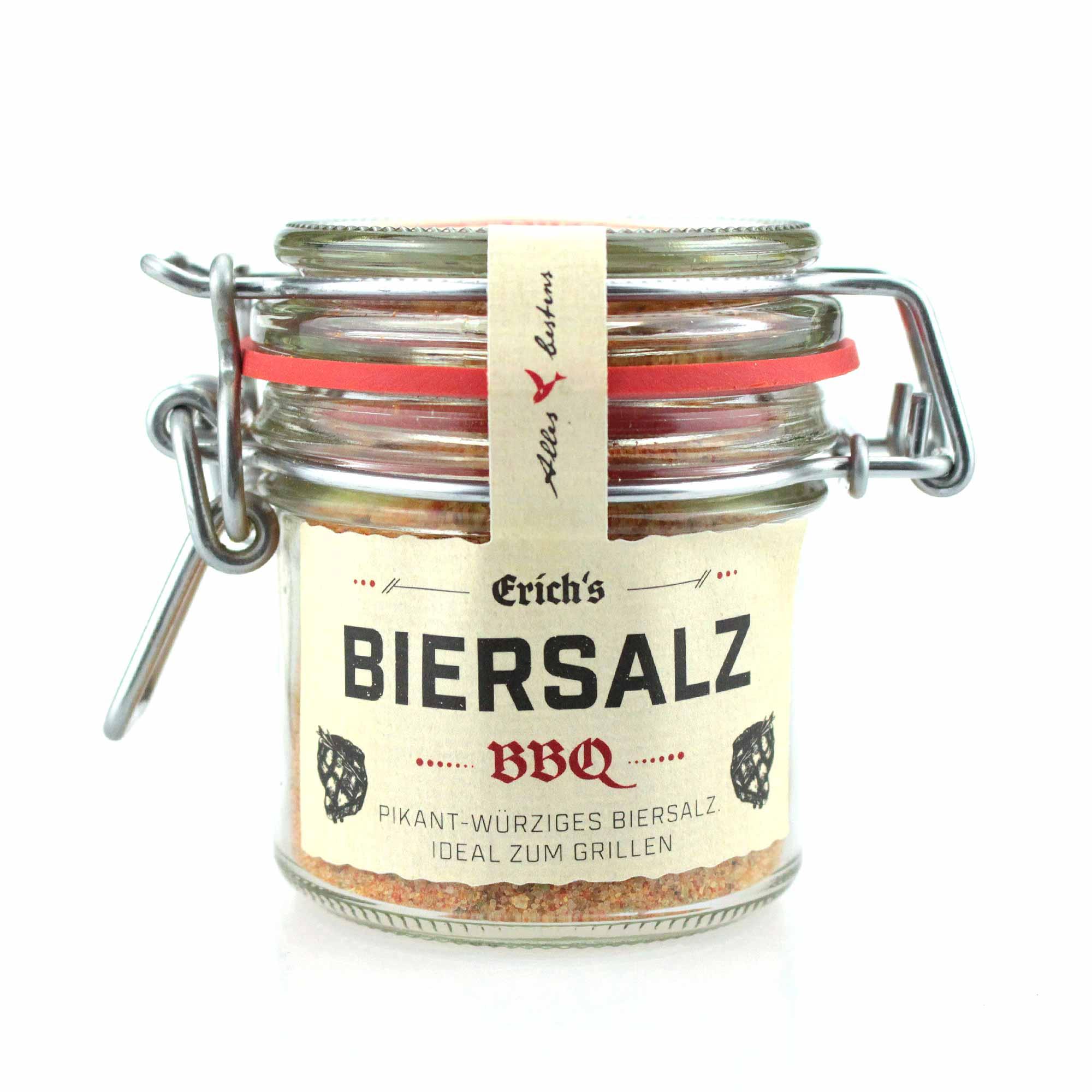 Einmachglas mit "Erich's Biersalz BBQ" Etikett und rotem Gummiring, pikant-würzig, ideal zum Grillen.