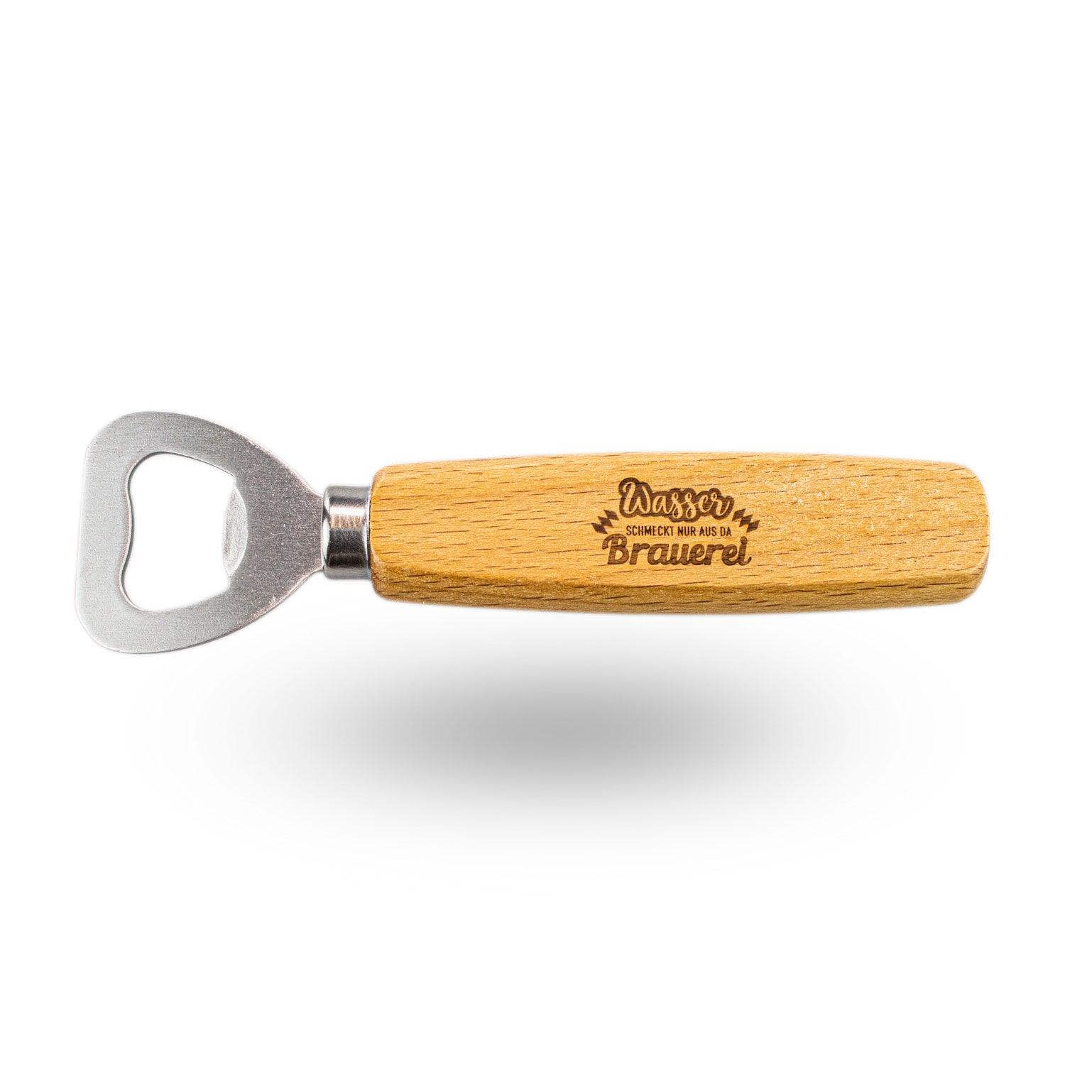 Flaschenöffner Wasser schmeckt nur... aus Holz und Metall mit Spruch Gravur, Bieröffner Geschenkidee.