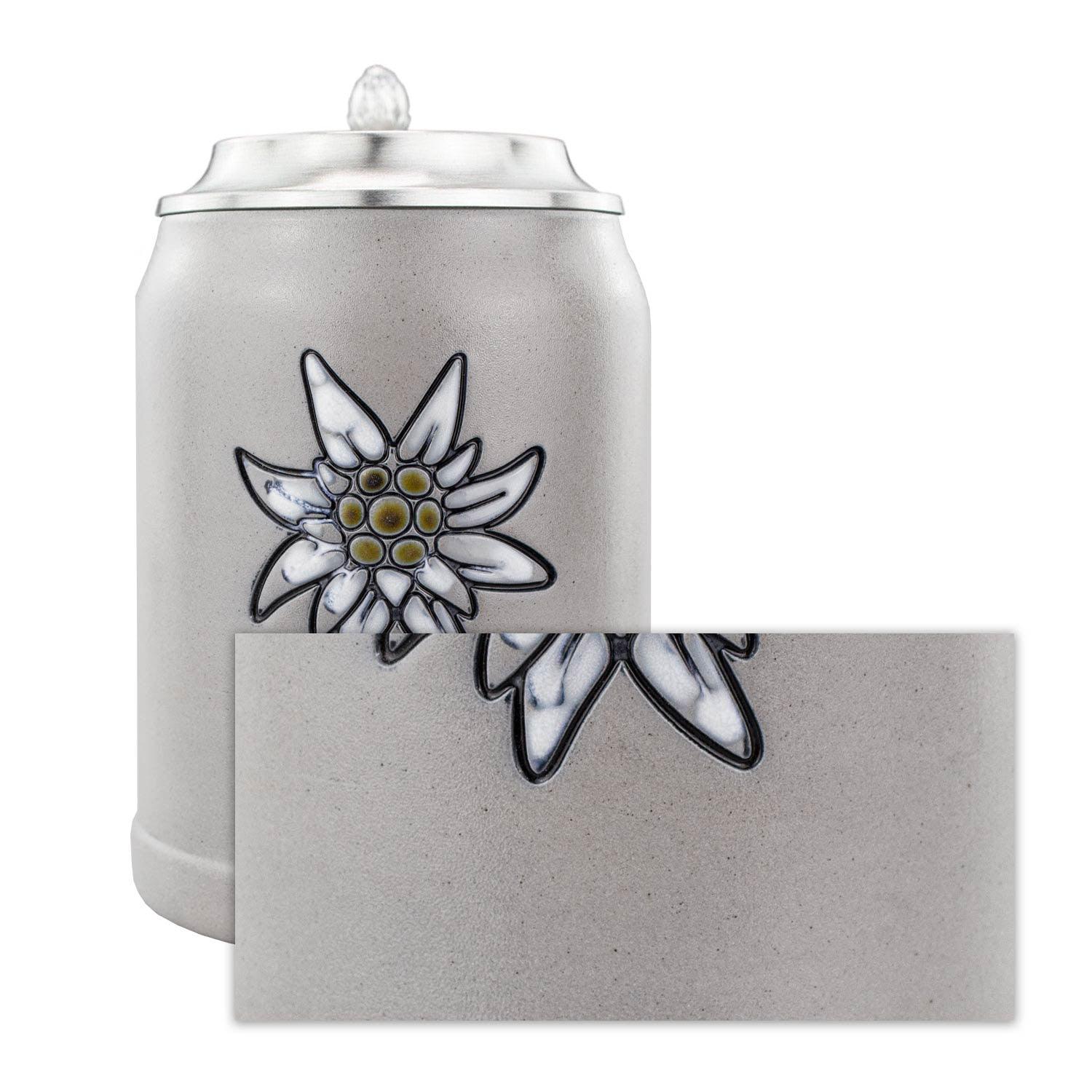 PREMIUM Bierkrug Edelweiß, graues Tonmaterial mit Relief Edelweiß, detaillierter Zinndeckel und Henkel