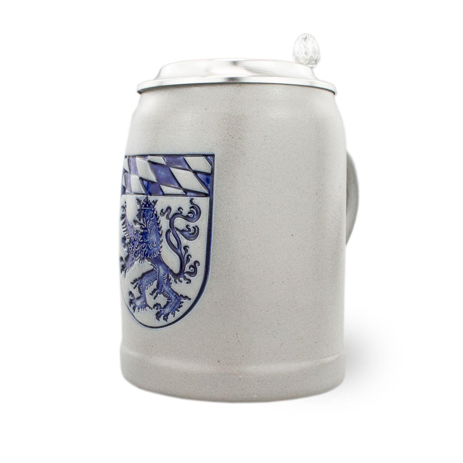 PREMIUM Bierkrug Oberbayern, zementfarben mit blau-weißem bayerischem Wappen und Zinndeckel