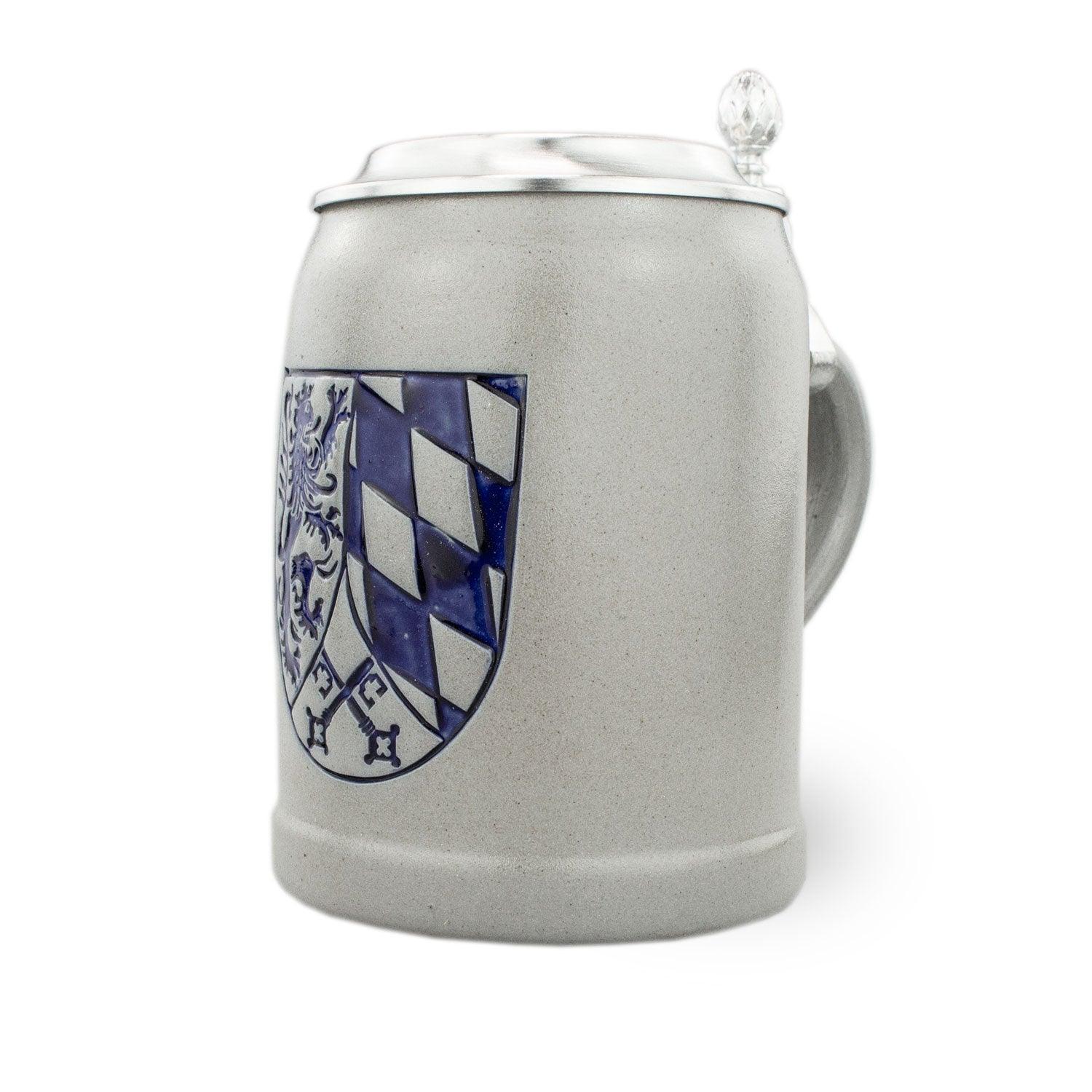 PREMIUM Bierkrug Oberpfalz, graues Steingut mit detailliertem Wappen und Zinndeckel, traditioneller Stil.