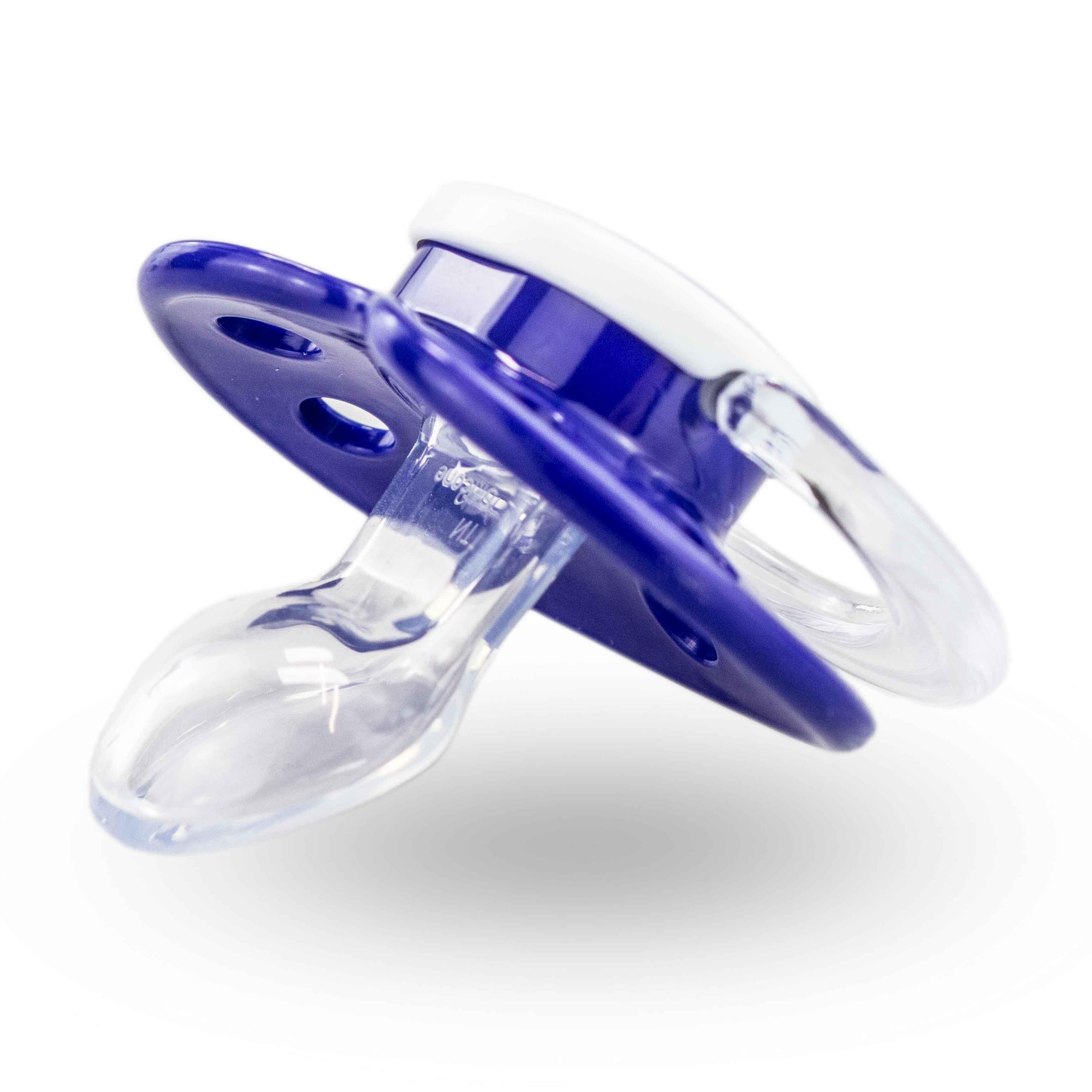 Blauer Baby Schnuller mit weißem Mundstück und transparentem Silikonsauger, ergonomisch geformt für Neugeborene.