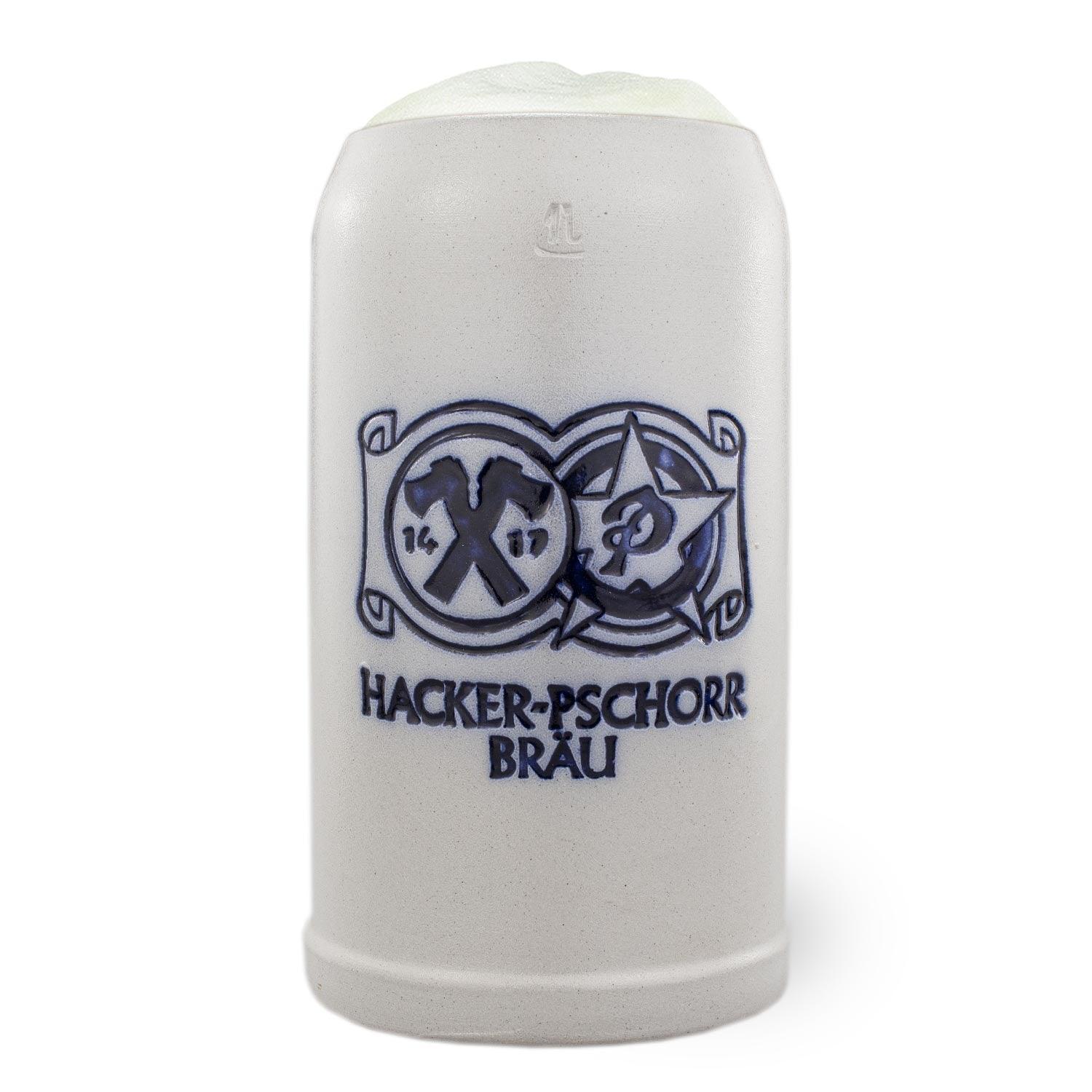 Traditioneller, grauer Keramik-Bierkrug mit blauem Hacker-Pschorr Brauerei-Logo und Schaumkrone, 1 Liter.