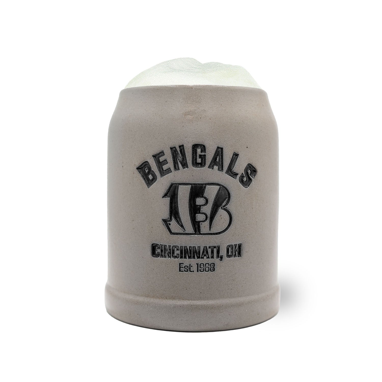 NFL PREMIUM Teamkrug Cincinnati Bengals aus grauem Steinzeug mit schwarzem Logo, gefüllt mit Schaum.