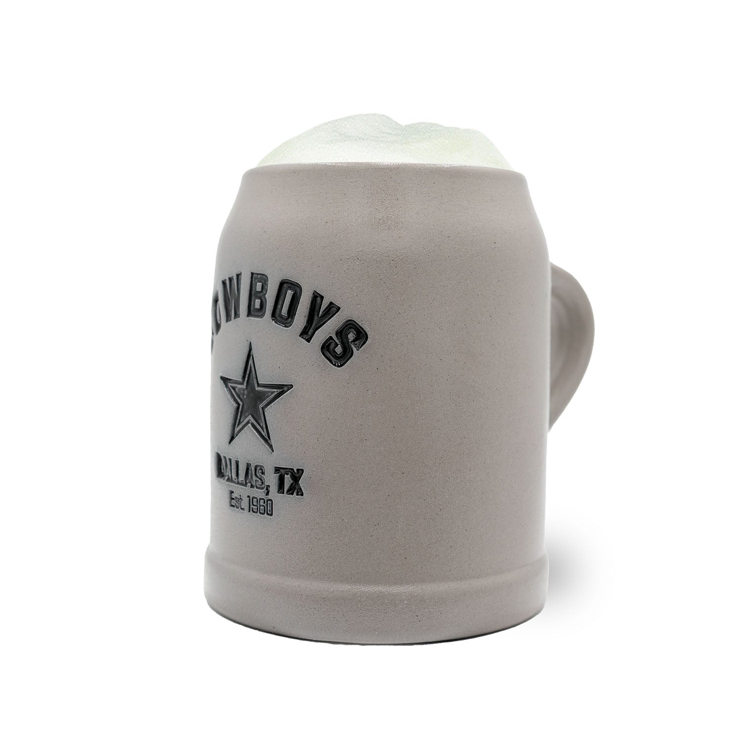Grauer ®NFL PREMIUM Teamkrug Dallas Cowboys aus Keramik mit Schaumkrone, Details und Henkel.