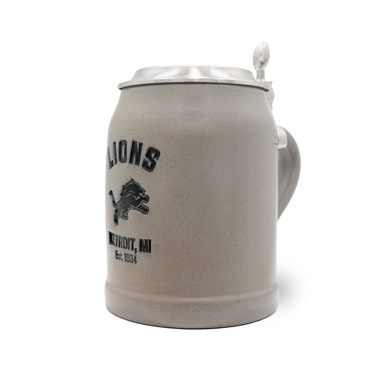 Bierkrug "Detroit Lions" aus grauem Steinzeug mit schwarzem Team-Logo und Zinndeckel, NFL Fanartikel.