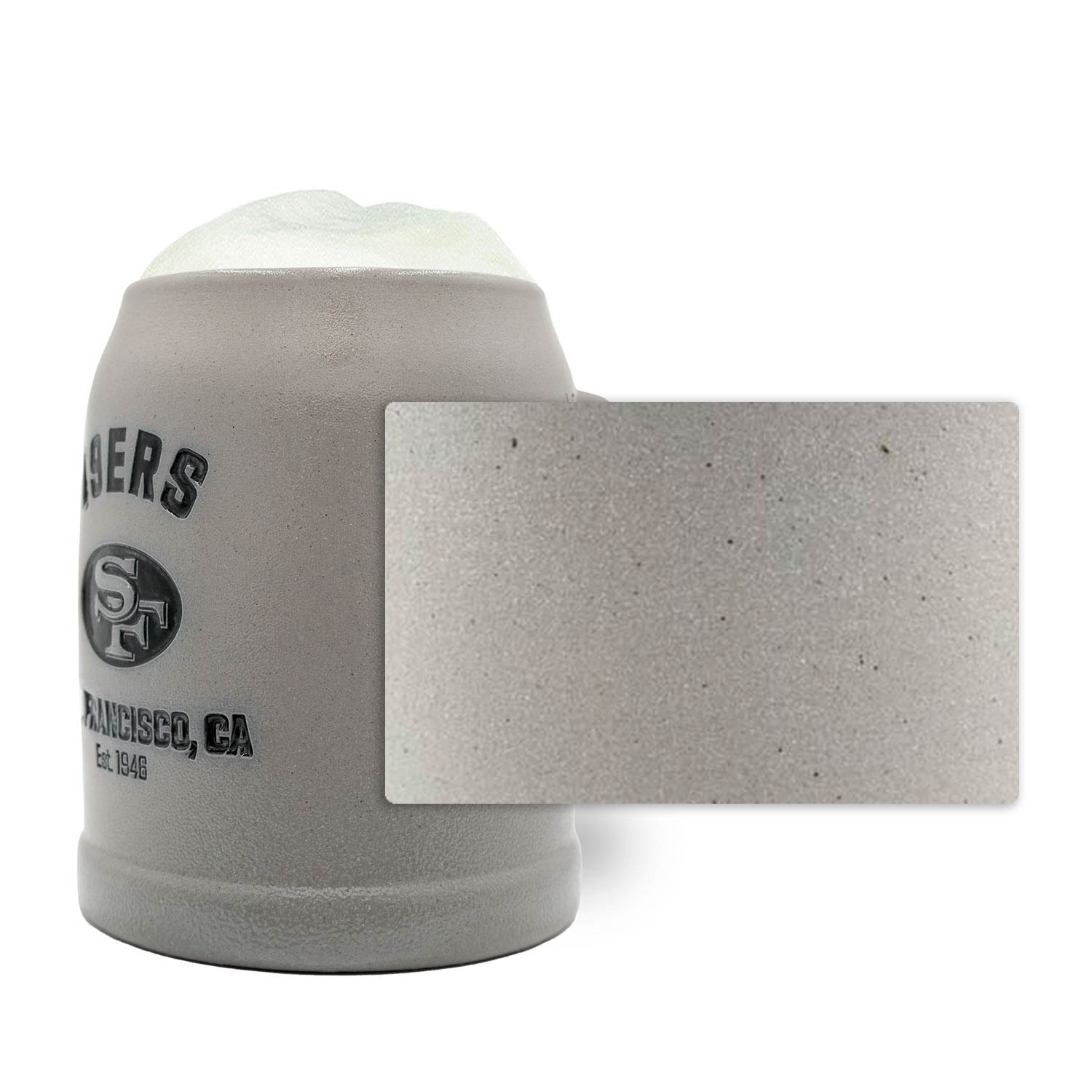 ®NFL PREMIUM Teamkrug San Francisco 49ers aus grauem Steinzeug mit Schaumkrone und matter Oberfläche.