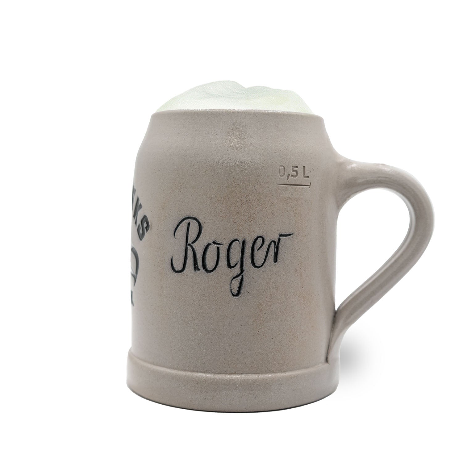 Grauer Premium Teamkrug Seattle Seahawks mit Text Roger, 0,5 Liter Markierung und Schaumkrone.