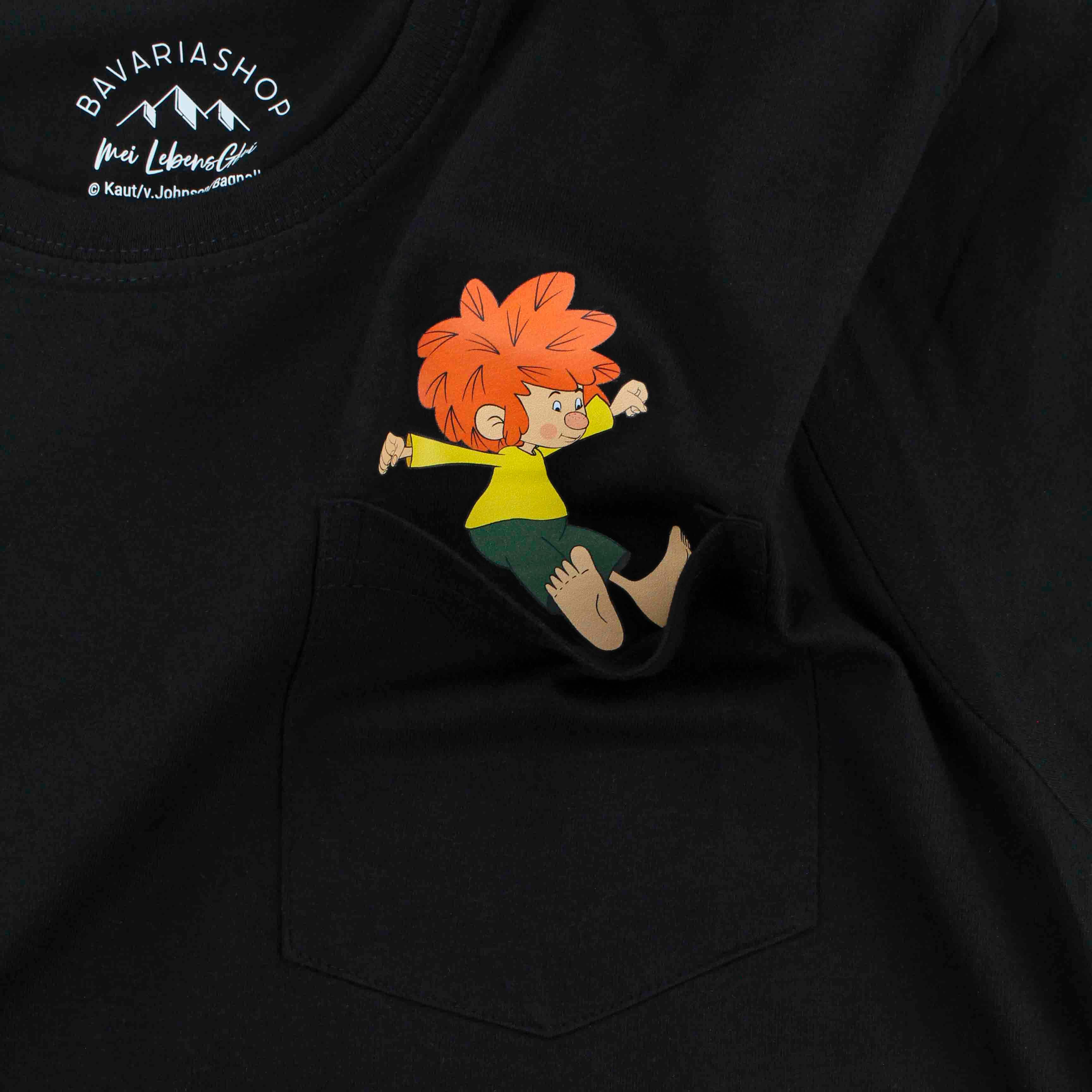 Schwarzes Pumuckl T-Shirt "Nei da" mit Emblem und pumuckl Figur, die aus der Tasche linst.