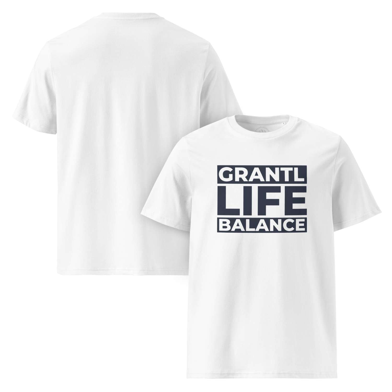 Weißes Herren T-Shirt "Grantl Life Balance" mit großem, dunklem Schriftzug vorne, Rückenansicht im Hintergrund.