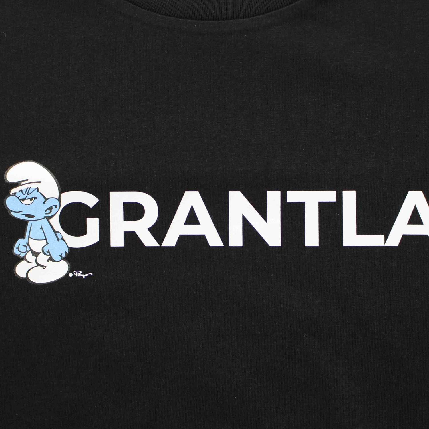 Schwarzes Damen T-Shirt "Grantla" mit mürrischem Schlumpf-Motiv in blau und weißem Textdruck