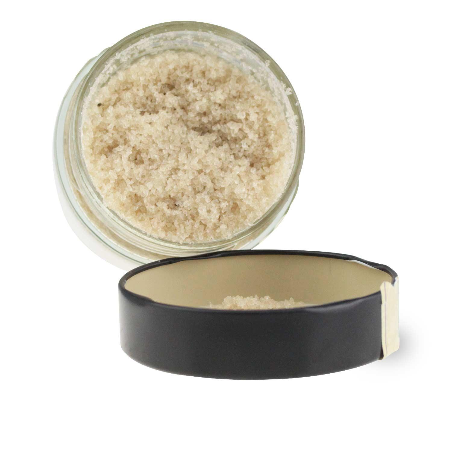Grobes, beigefarbenes Bio-Steinsalz mit Hefeweißbier verfeinert; kristalline Textur, Inhalt: 140 g.