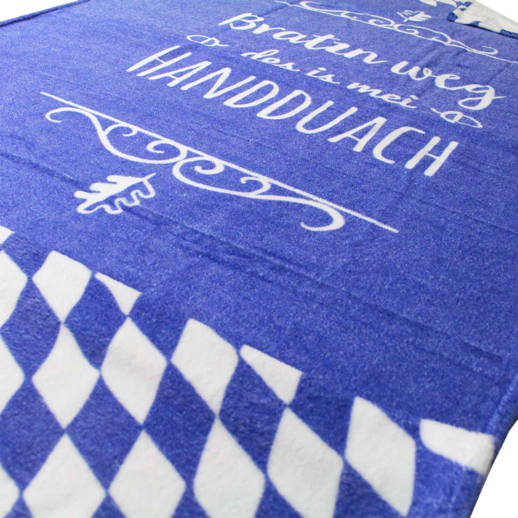 Blaues Handtuch mit bayerischer Rautenmuster-Bordüre und Aufschrift "Bräutigam weg, des is mei Handtuch".