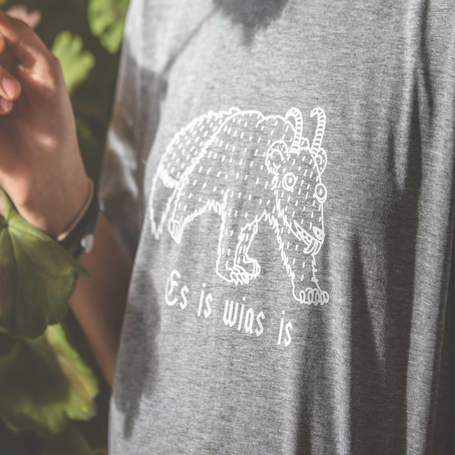 Graues Kinder T-Shirt Wolpertinger Es is wias is mit weißem, lustigem Wolpertinger-Print und Spruch.