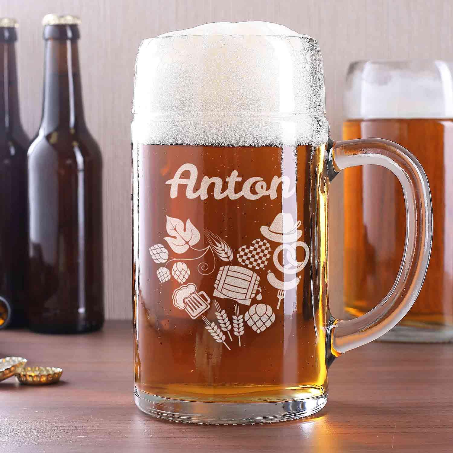 Maßkrug aus klarem Glas mit traditioneller Facettierung und individueller Gravur auf der Vorderseite, 1 Liter