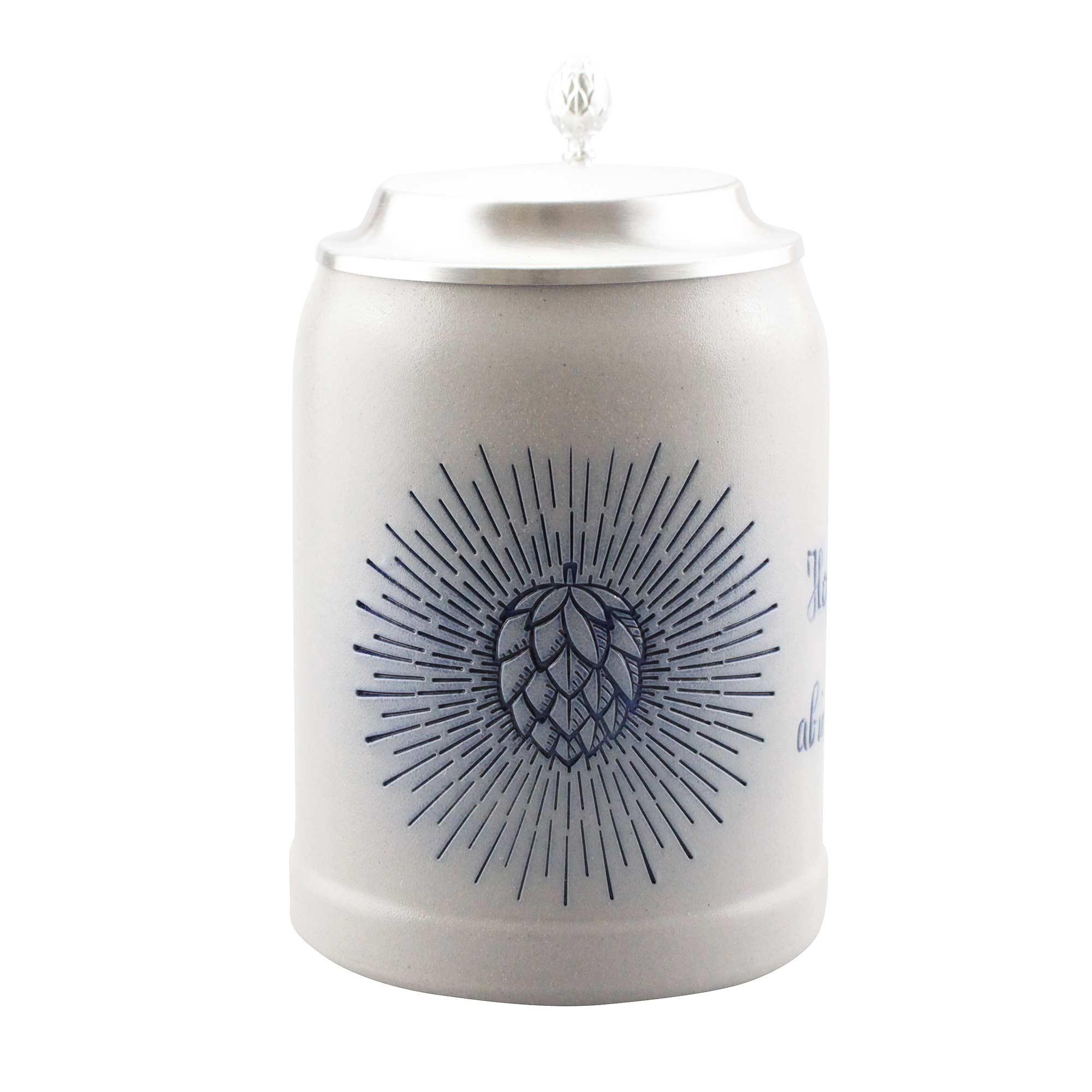 Grauer Keramik-Bierkrug mit detailliertem Hopfen-Print und Zinndeckel, perfekt für Bierliebhaber.