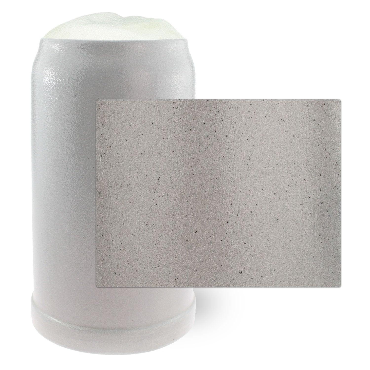 PREMIUM Steinkrug für Bier, gefüllt mit Schaum; Detailansicht der Steintextur.