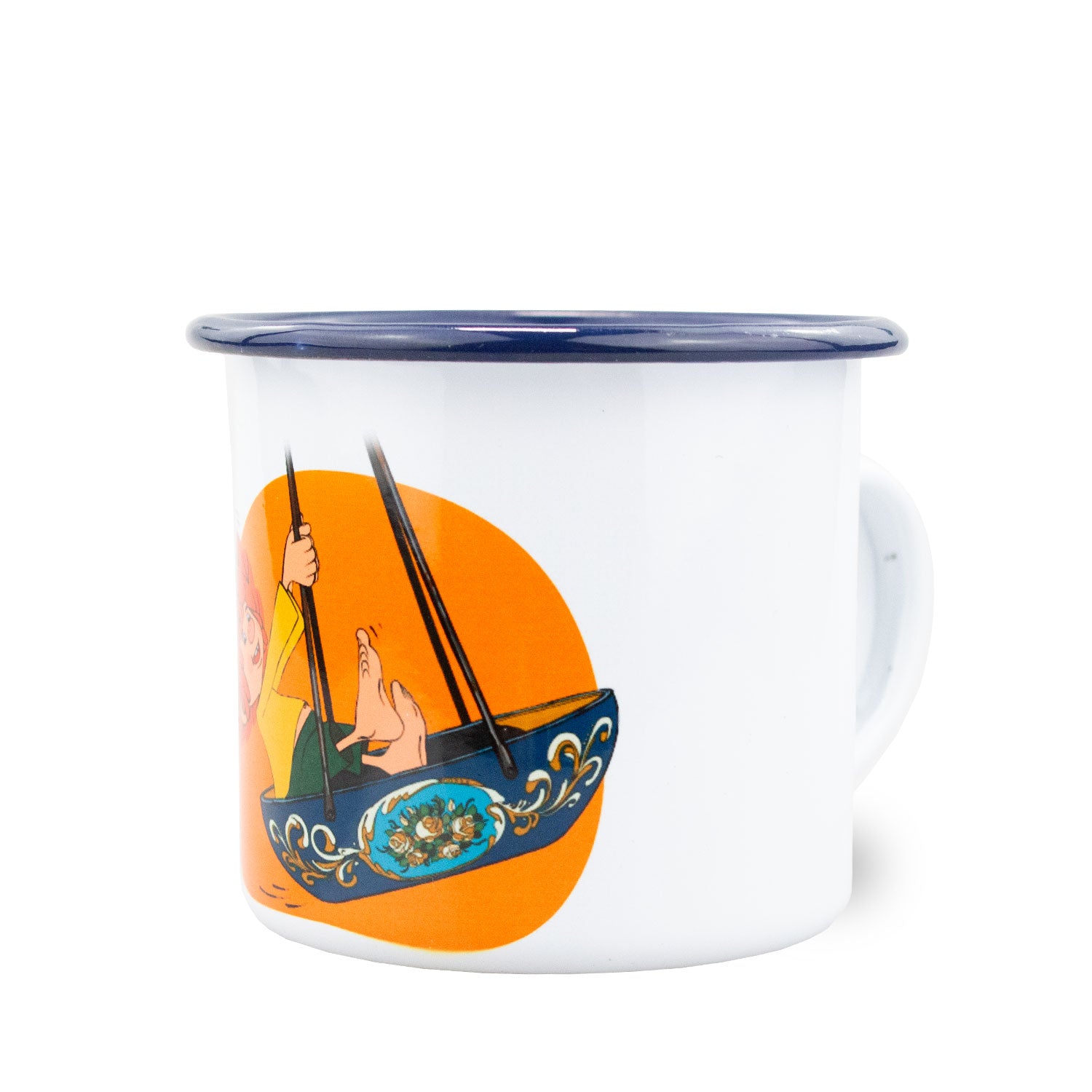 Weiße ®Pumuckl Emaille-Tasse mit "Schiffschaukel"-Motiv und blauem Rand am oberen Tassenrand