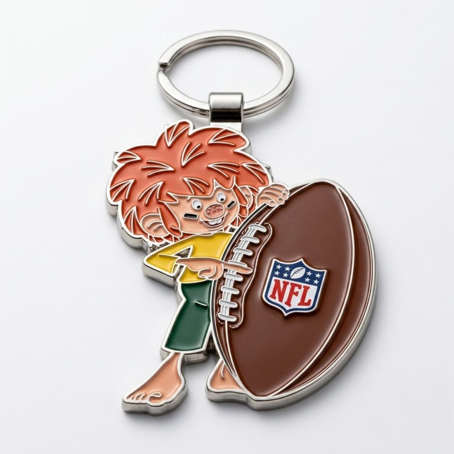 Farbiger Pumuckl Schlüsselanhänger mit rotbraunem Haar und NFL American Football Motiv auf weißem Hintergrund.