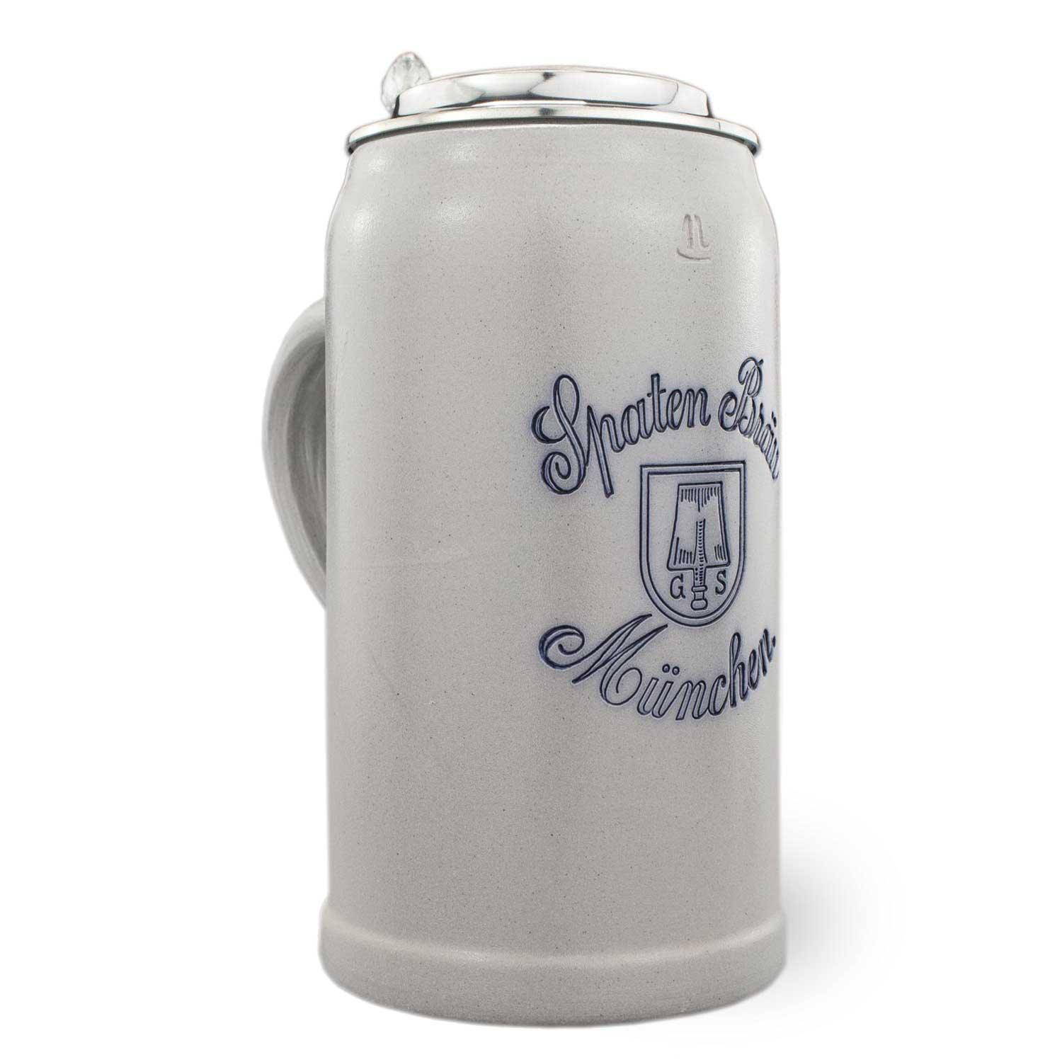 Grauer Steingut-Maßkrug 1 Liter mit Spatenbräu München Logo und detailreichem Zinndeckel.