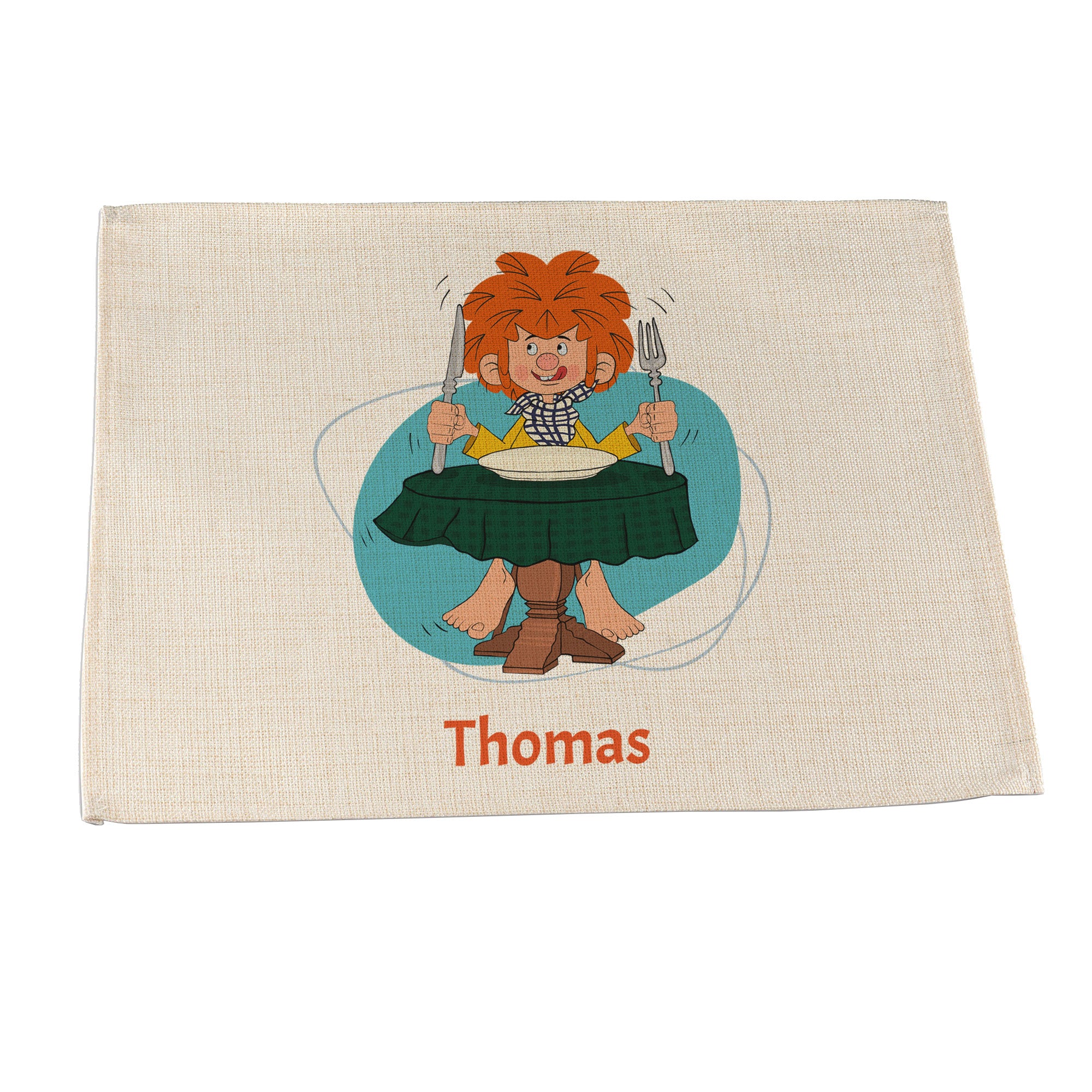 Pumuckl Tischset abwaschbar mit Wunschname Thomas, lustiger Kobold mit Besteck vor blauem Hintergrund.
